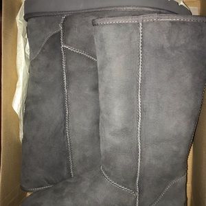 Brand new uggs size 9 boots